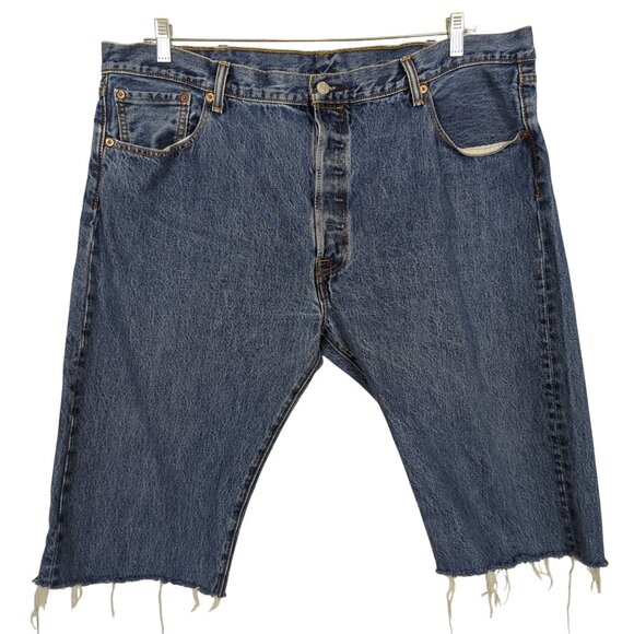 Levi's 501 Men's denim Shorts Size 42 cutoff Button-Fly Frayed hem - Picture 1 of 13